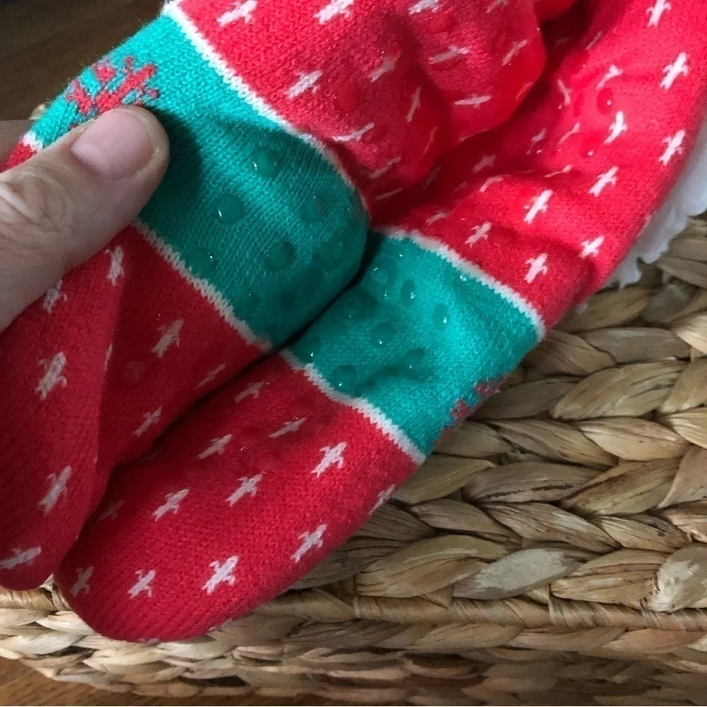 Disney: Winnie the Pooh cozy low cut slipper socks Christmas Winter